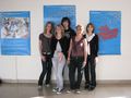 Le groupe d'étudiantes qui gère l'exposition